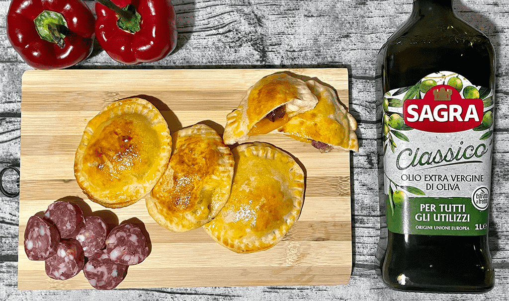 Pizzette girasole con peperoni e salame