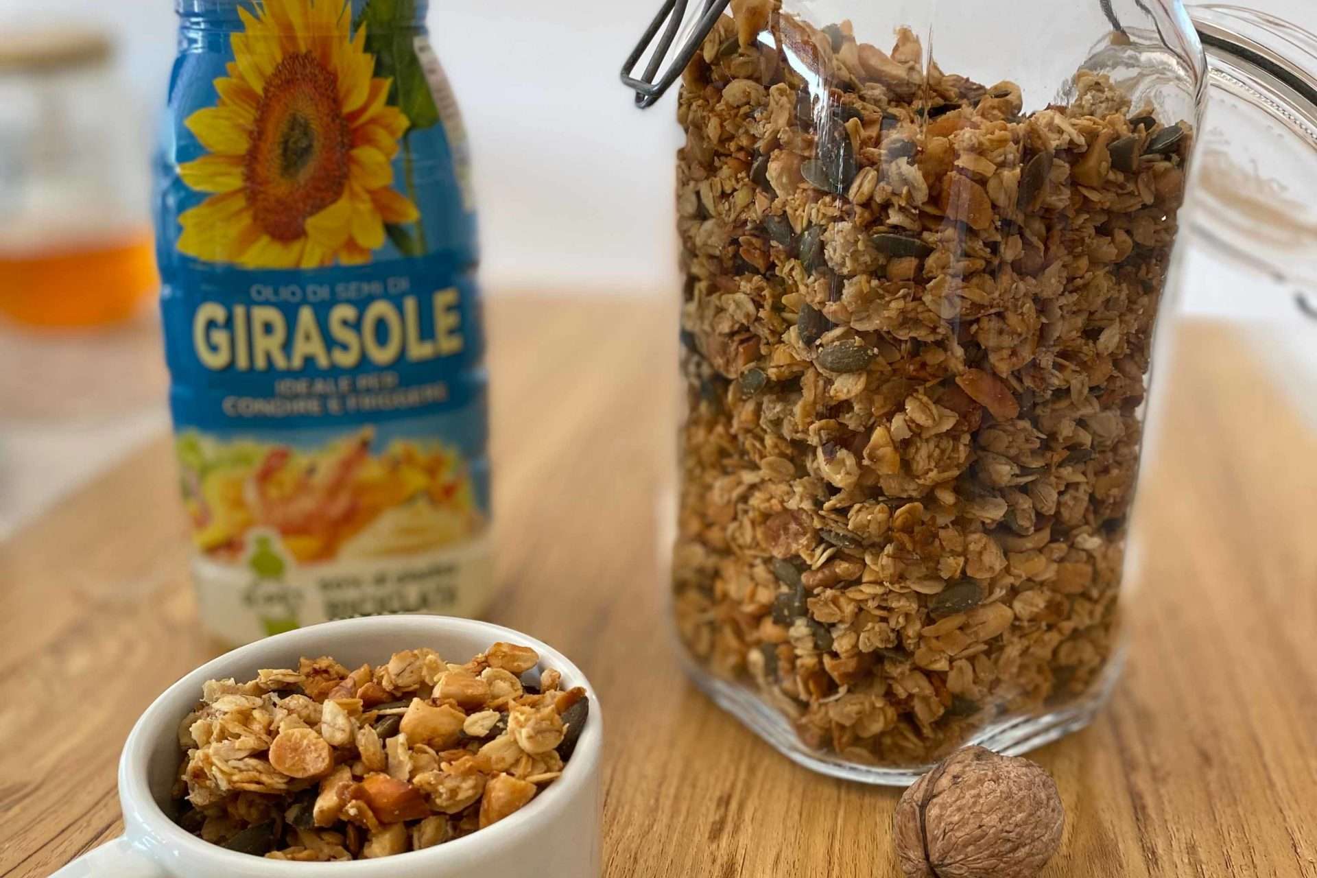 Il muesli fatto in casa: una colazione sana e gustosa per cominciare bene la giornata.