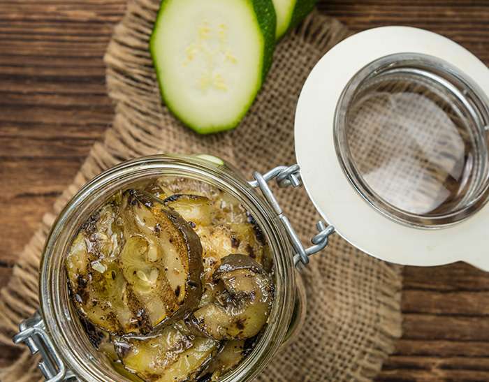 Zucchine grigliate sott’olio fatte in casa: il sapore dell'estate in tavola tutto l'anno.