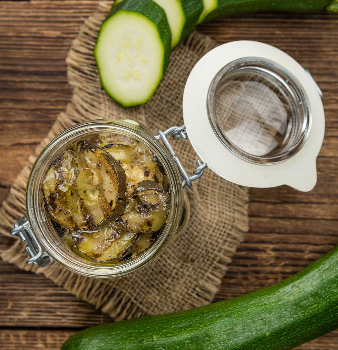 zucchine grigliate sott'olio e zucchine fresche