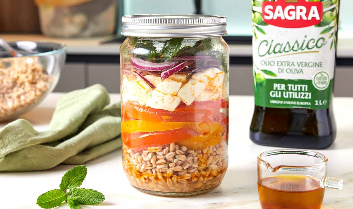 Jar di vetro - Insalata di farro con primosale e peperoni